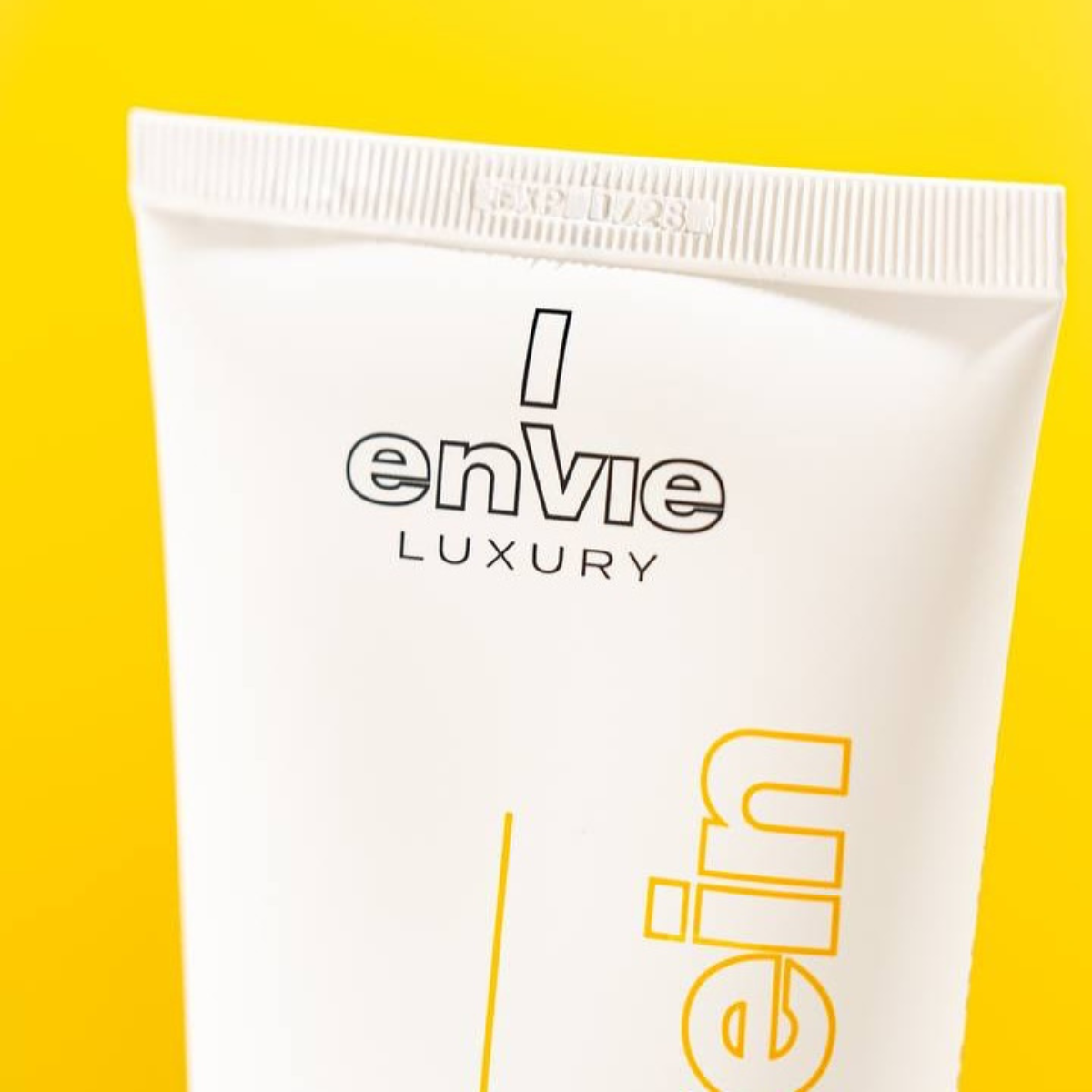 Маска для сухого та кучерявого волосся з молочними протеїнами LUXURY MILK ENVIE 250 мл